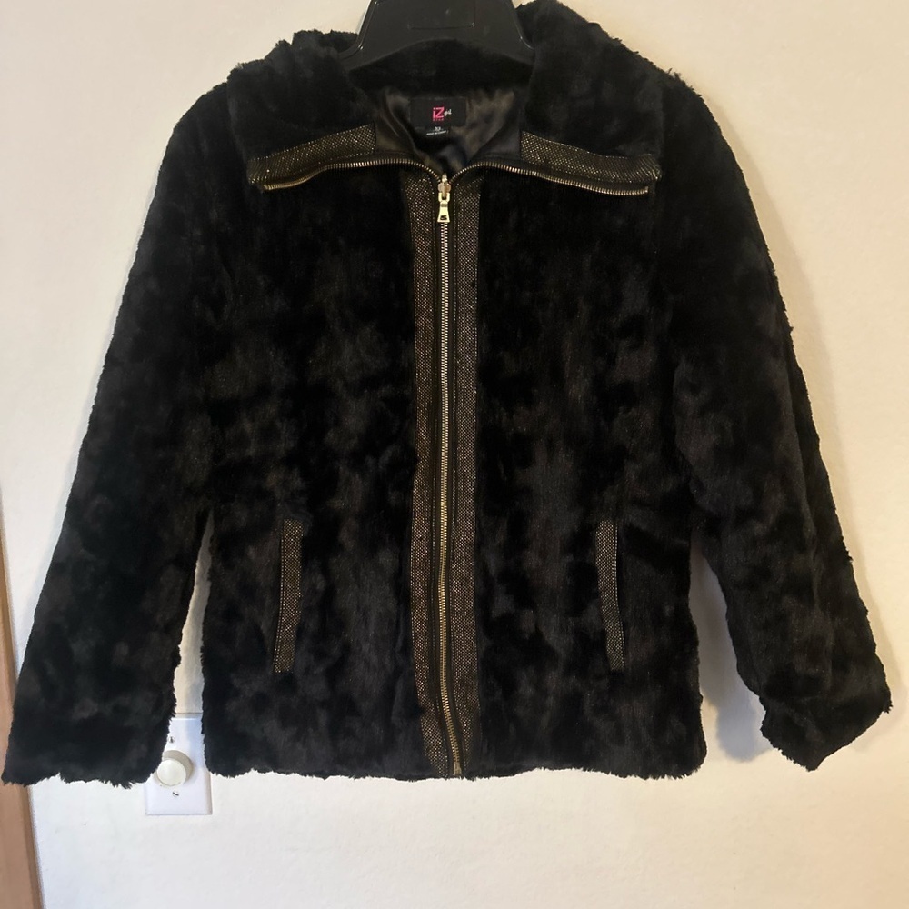 iZ Byer girl faux fur Full zip Gold accents Youth XL